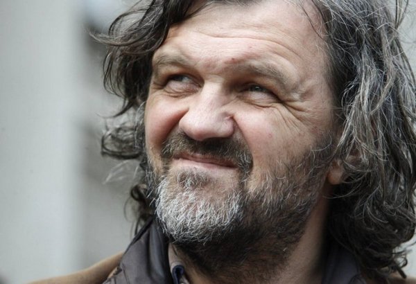 Emir Kusturica dobio ekskluzivno pravo na vađenje kamenaca iz bubrega pacijentima trebinjske bolnice