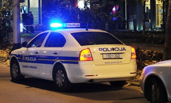 Hrvatska policija auto.naslovna