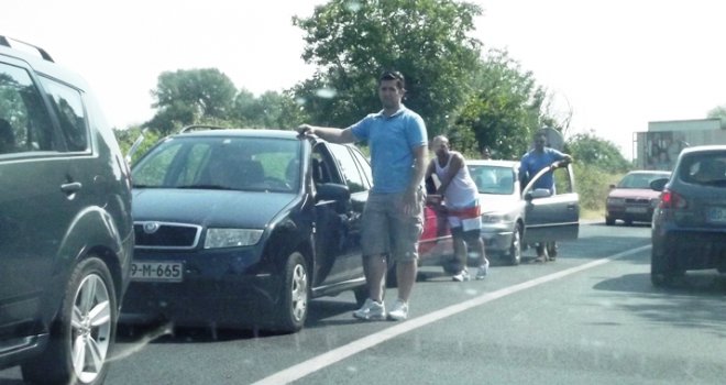 Kolone na graničnim prijelazima: Najveća gužva na Doljanima, a najmanja...