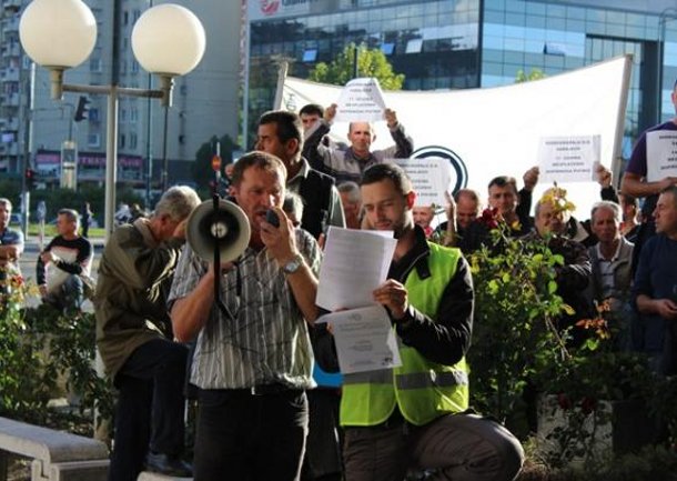 Radnici Hidrogradnje pred RTV Domom u Sarajevu/ Foto: federalna.ba