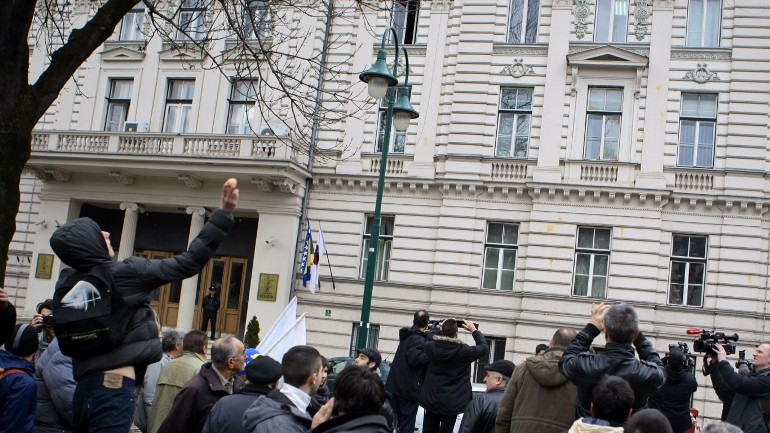 protesti u Sarajevu - podrška Tuzlacima/ Foto: AA