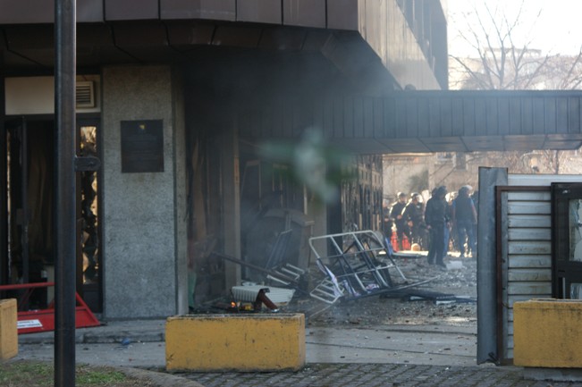 protesti u Zenici - gori zgrada Vlade ZDK/Foto: AA