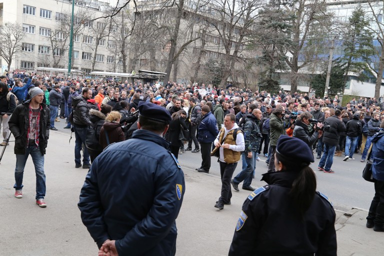 demonstranti blokirali saobraćaj ispred Predsjedništva/Foto: Anadolija