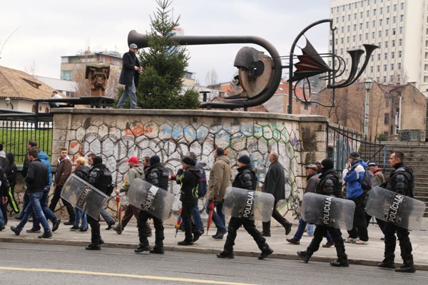 policija demonstracije