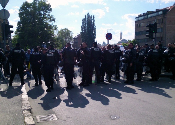 kordon policije vijecnica