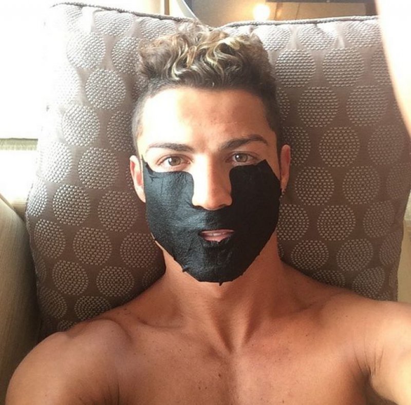 ronaldo-s-maskom