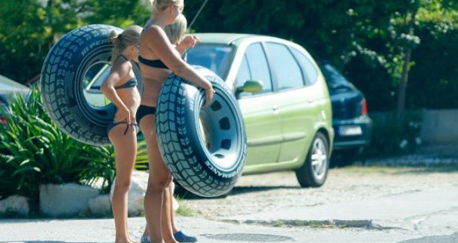 Uvedene kazne na Jadranu: Koliko će vas na godišnjem koštati razgolićeni stajling ili ispijanje alkohola na ulici?!