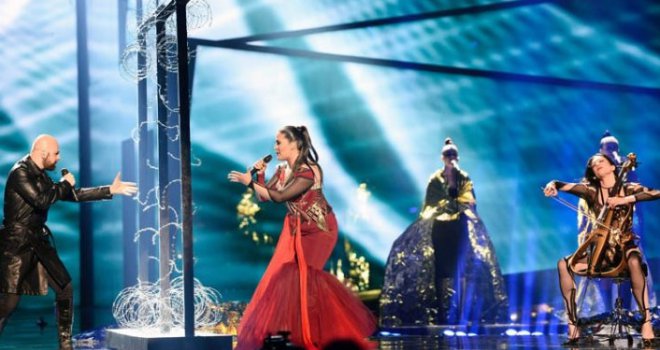 Nina Kraljić proglašena najgore odjevenom na Eurosongu: Ništa bolje nisu prošli ni naši predstavnici...