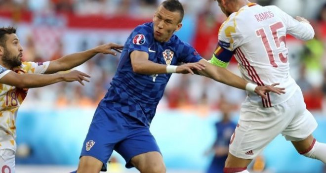 Euro 2016: Kalinić, Subašić i Perišić uništili Špance, Hrvatska prva u grupi!