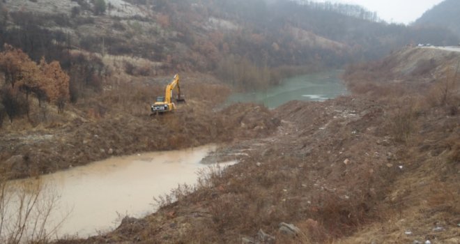 Aktiviranjem klizišta kod Kaknja formiralo se jezero