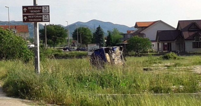 Poginuo 17-godišnjak, troje maturanata teško povrijeđeno: Udarili u stub pored puta