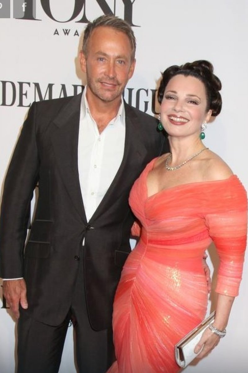 fran-drescher-peter-jacobson