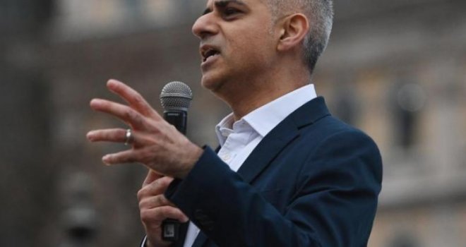 Sadiq Khan: Ne dozvolimo da se zvjerstva poput onih u Srebrenici ikada ponove