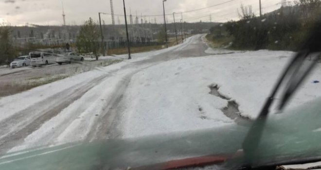 Jako nevrijeme zahvatilo Jadran, zbog leda grtalice izašle na teren