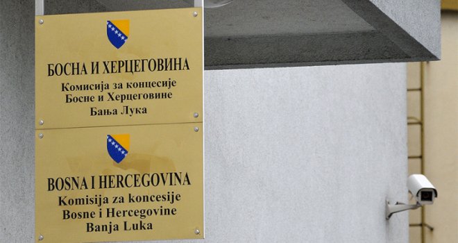 Nema da fali: Iako su im mandati istekli još 2009. godine, svaki mjesec primaju po 3.500 KM?!