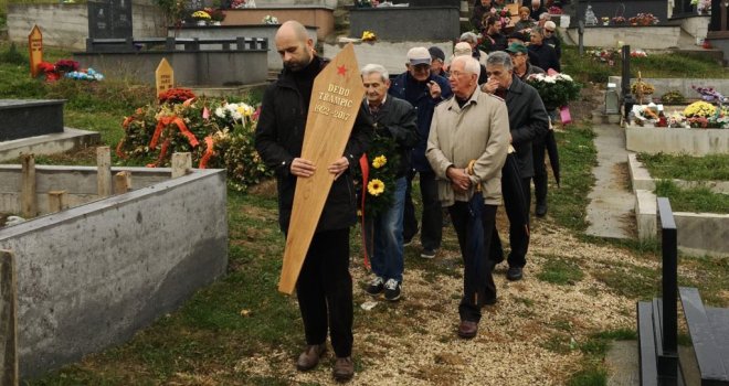 Islamska zajednica ZABRANILA da posljednji dobojski partizan Dedo Trampić bude sahranjen kraj supruge Almase