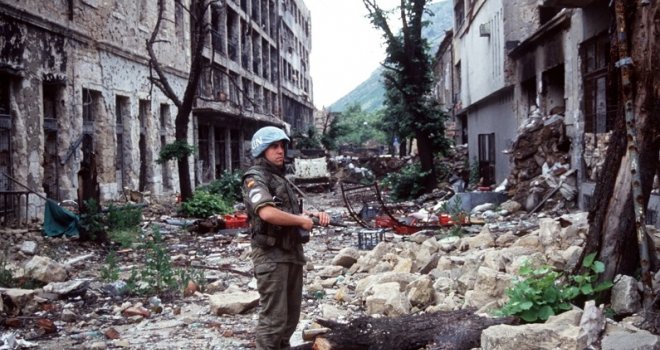 Žene iz Srebrenice i Mostara humanitarnim radnicima nudile su seks za 40 cigareta!