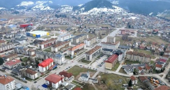 Sekretaru Doma naroda PSBiH ostavljena bomba na kućnom pragu