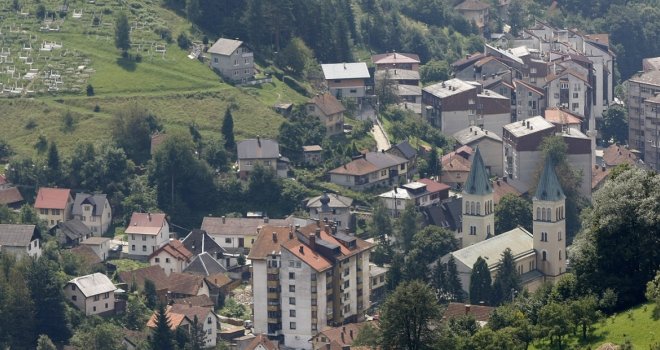 Grad u BiH koji zbog zlata vrvi od turista, a iz dana u dan ga napuštaju i stari i mladi 