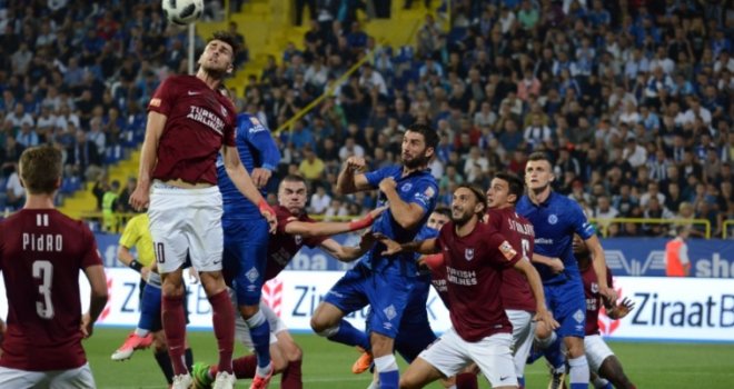 Spektakularan derbi na Grbavici završen bez pobjednika: Sarajevo i Željezničar izjednačili