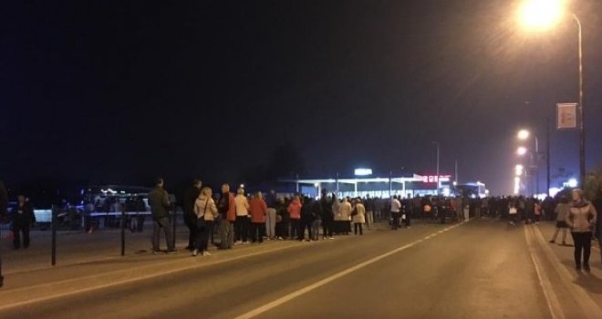 Nezadovoljstvo eskaliralo, Bišćani blokirali put Sarajevo - Bihać i autobusku stanicu!