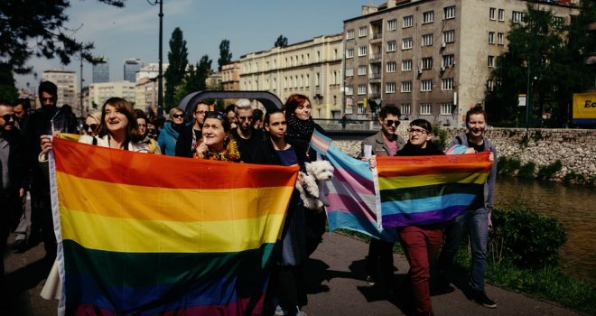 SDA poručuje Konakoviću: Kakvo licemjerje! Ako želite da otkažete Paradu, učinite to preko ministra Katice!  