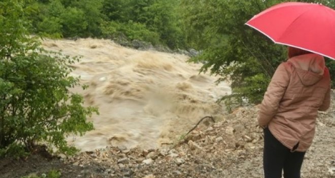 Više od 100 domaćinstava pod vodom u Čelincu