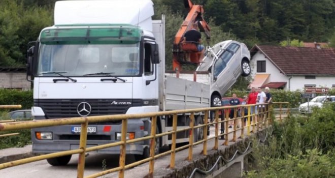 Rođaci poginuli nadomak kuće: Kazaljka ostala 'zakucana' na 205 km/h