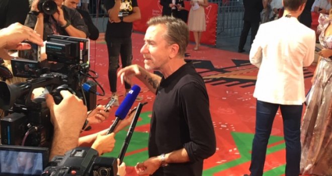 Tim Roth na crvenom tepihu: Prijatelj me dvije godine nagovara da dođem u Sarajevo, rekao mi je da je magično