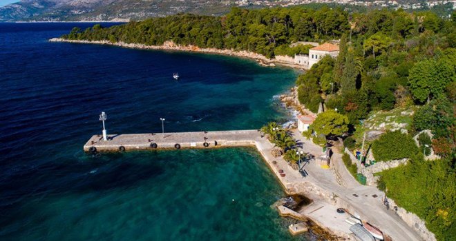 U moru plutaju fekalije! Na ovoj jadranskoj plaži ne preporučuju se kupanje