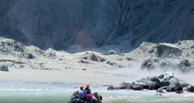 Najmanje 13 osoba izgubilo život u erupciji vulkana na Novom Zelandu