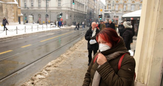 Nije svejedno kakvu masku nosite preko lica: Samo ove dvije vrste mogu vas zaštititi od ubojitog smoga