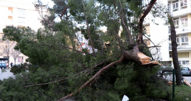 Očekuju se olujni udari vjetra: Večeras bi moglo biti 'nezgodno', poštujte upozorenja!