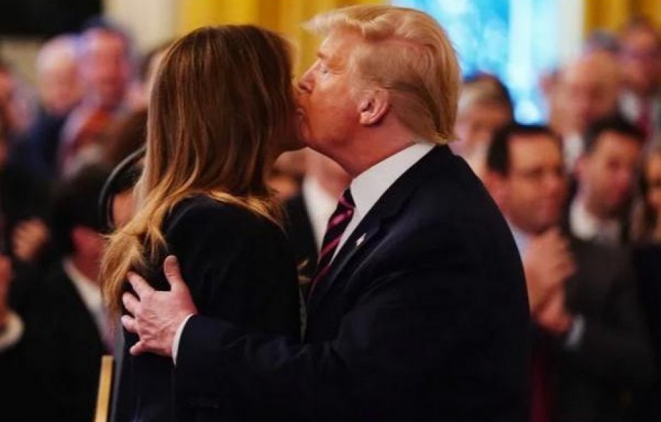 donald-trump-melania-promaseni-poljubac