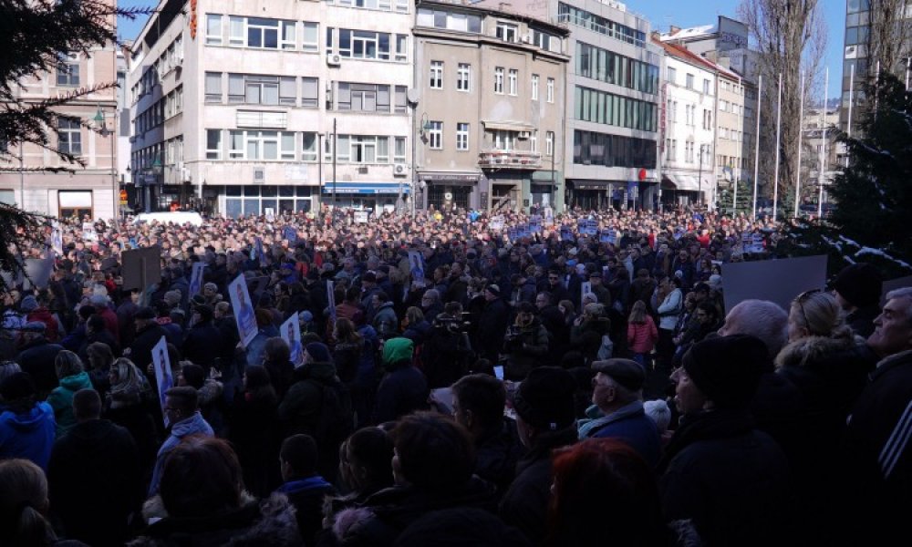 dzenan-memic-protesti-sarajevo-2020