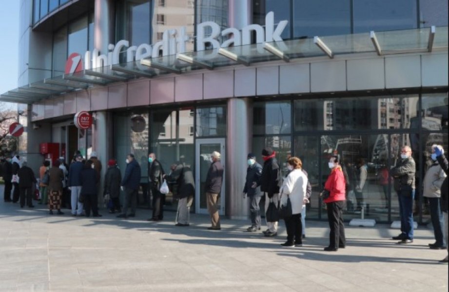 unicredit-banka-penzioneri-guzva-korona