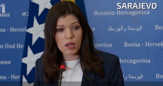 SNSD-ova jurišnica narugala se reporterki N1: Nisam kriva što ste vi novinar, da sam htjela manju platu...