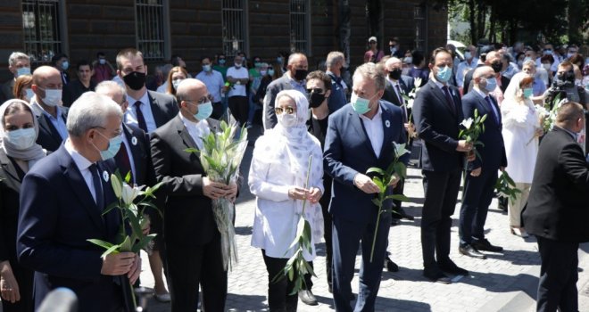 Tužna kolona prošla kroz Sarajevo, ispratili je brojni građani i javne ličnosti