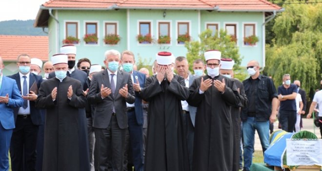 Reis Kavazović poručio: 'Nikada više ne smijemo dozvoliti da budemo slabi i da o svojoj sudbini ne odlučimo'