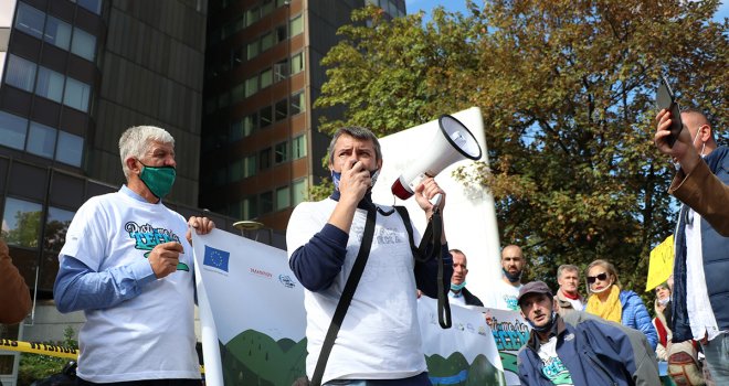 Održan protest u Sarajevu: Hitno primijeniti Zaključak o zabrani izgradnje MHE u FBiH!