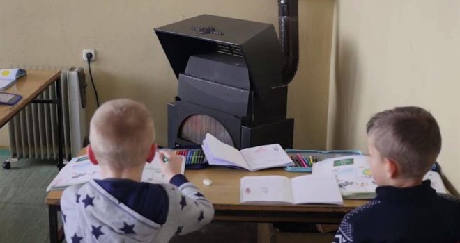 Školovanje u BiH uz bubnjaru: Učenik će izlazak da pokvasi spužvu iskoristiti da iz šupe donese nekoliko cjepanica...