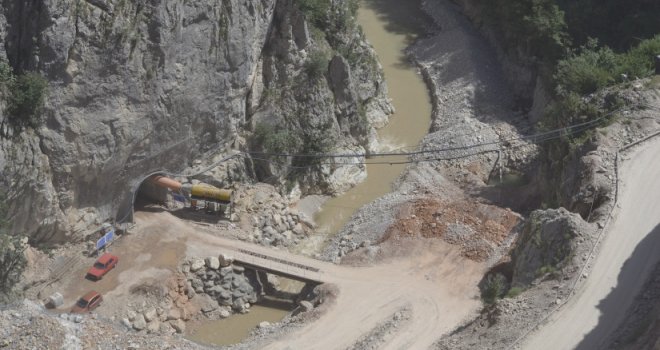 Tužni prizori sa gradilišta - Neretva umire, a Konjic šuti: Projekt koji bi mogao 'sahraniti' rafting, ribolov, rekreaciju...