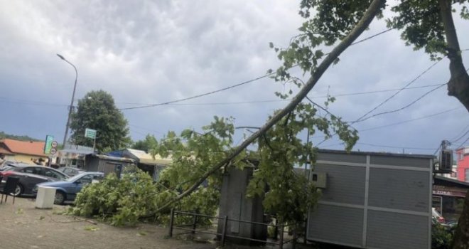  Sjeverozapad BiH pogodilo snažno nevrijeme i prouzročilo velike probleme, u cijeloj zemlji paklene vrućine