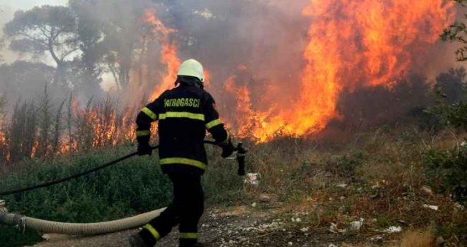 U Jablanici aktivan požar, potrebna pomoć helikoptera