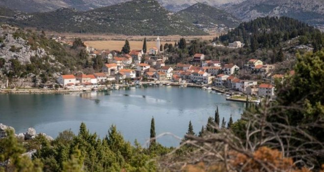 Turisti ga obožavaju, a nema ni plažu: Kako je malo mjesto u dolini Neretve postalo apsolutni hit ovog ljeta?