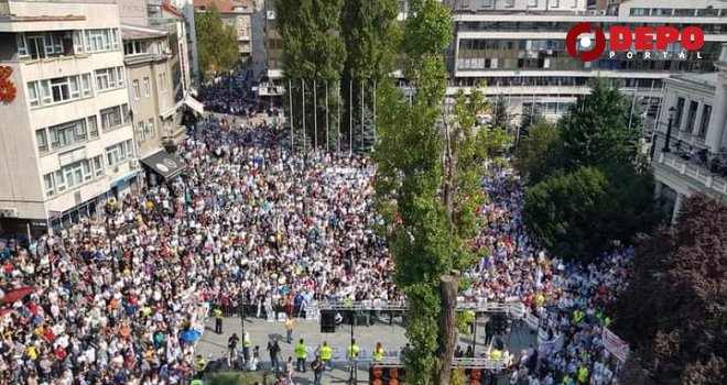 Zakrčen centar Sarajeva: 'Dženan je ležao u krvi sat vremena, David nije pljačkao nikakve kuće! Dosta je!' 