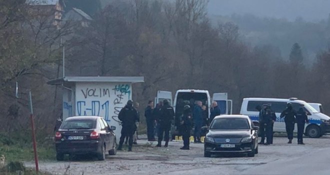 Policija kod Sarajeva presrela kombi sa većom količinom droge, više uhapšenih