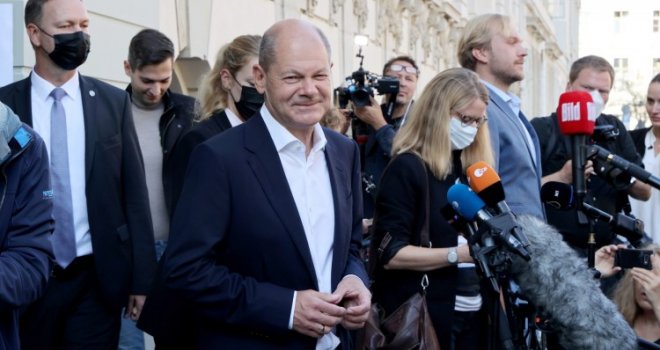 Scholz i njemački savezni premijeri dogovorili uvođenje novih Covid mjera uoči Nove godine