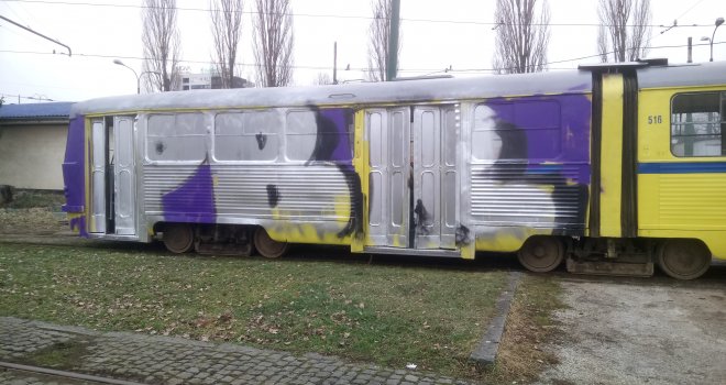 Napadnut vozač tramvaja na tramvajskoj okretnici Čengić Vila: Upozorio mladiće koji su ispisivali grafite, a onda su oni...