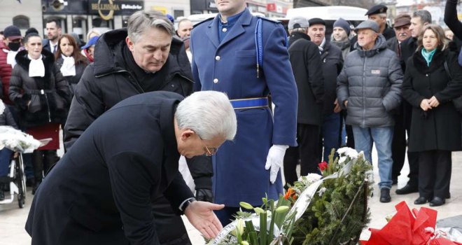 Na mezarju 'Kovači' položeno cvijeće i odata počast braniteljima BiH